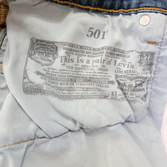 Levi's High Rise Distressed Women's Blue Denim Shorts Size 31 - Picture 11 of 13